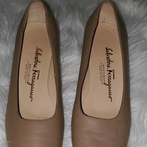 Vintage Salvatore Ferragamo pumps